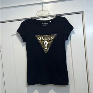 Guess Los Angeles black fitted tee size medium. In great condition!